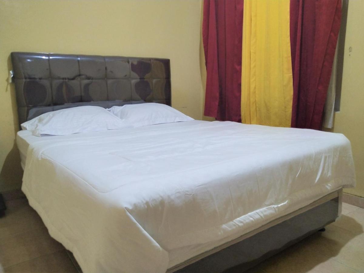 Hotel Pekalongan Syariah Mitra Reddoorz מראה חיצוני תמונה
