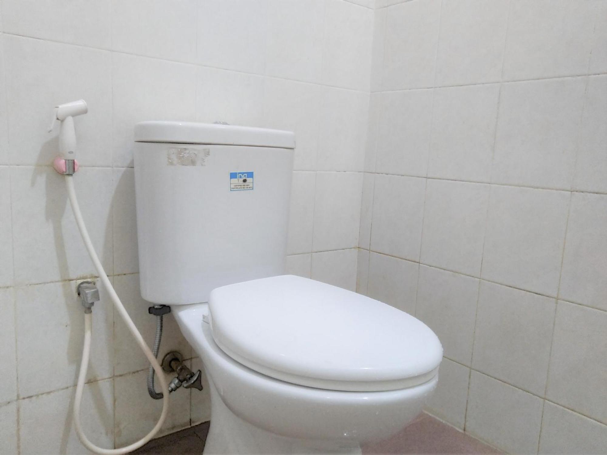 Hotel Pekalongan Syariah Mitra Reddoorz חדר תמונה